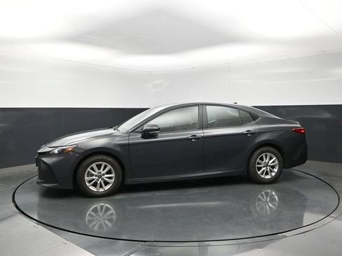 Used 2025 Toyota Camry Hybrid FWD image 3