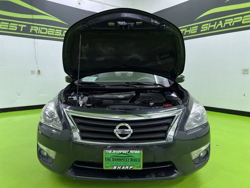 Used 2014 Nissan Altima 2.5 SV w/ Convenience Package FWD image 4