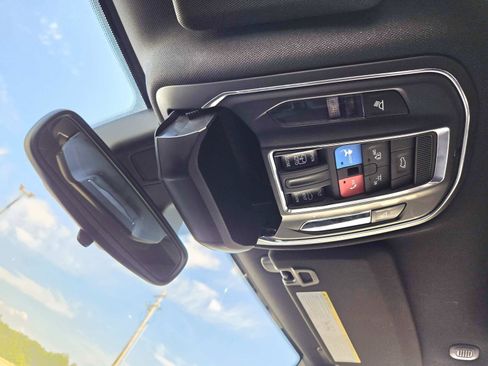 Used 2024 Jeep Grand Cherokee Altitude image 34