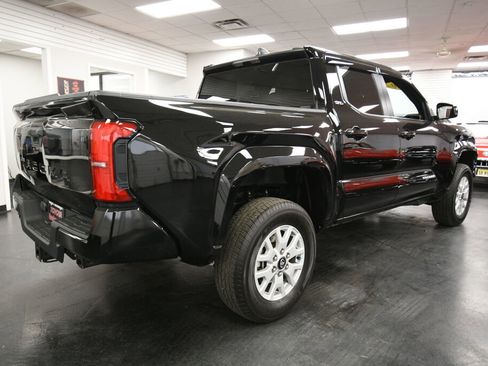 Used 2024 Toyota Tacoma SR5 image 7