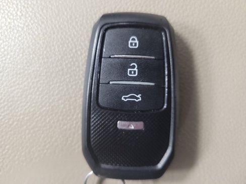 Used 2016 Hyundai Sonata Limited w/ Option Group 04 FWD image 32