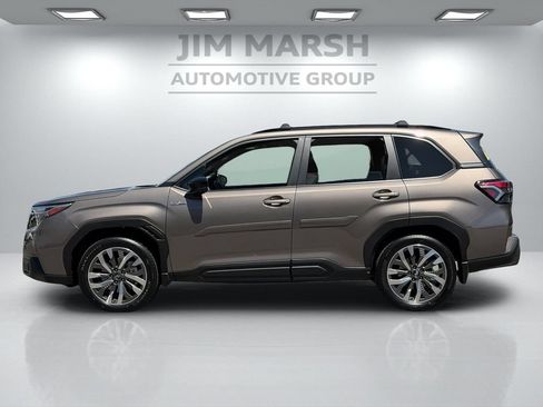 Used 2025 Subaru Forester Touring AWD/4WD image 3
