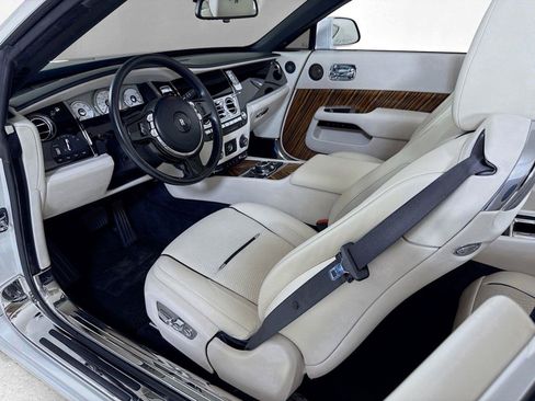 Used 2016 Rolls-Royce Dawn RWD image 16