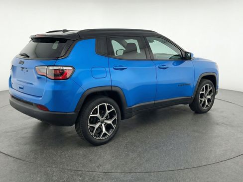 Used 2025 Jeep Compass Limited AWD/4WD image 9