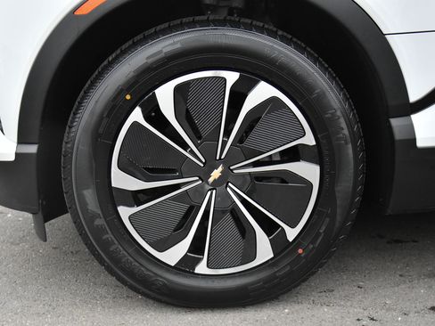 Used 2024 Chevrolet Blazer EV LT image 12