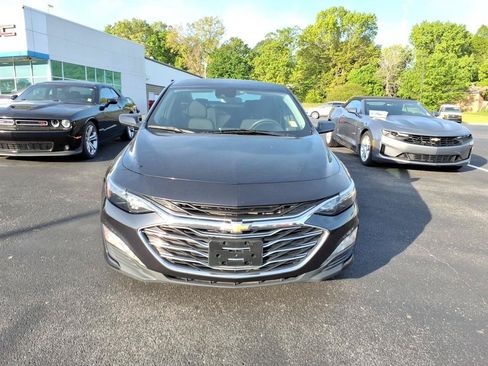 Used 2023 Chevrolet Malibu LT FWD image 2
