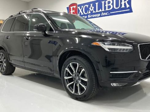 Used 2017 Volvo XC90 T6 Momentum w/ Vision Package image 3