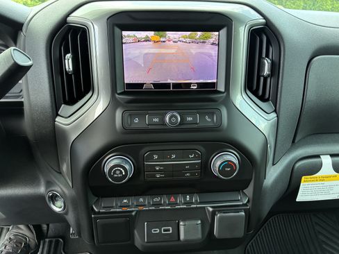 Used 2026 Chevrolet Silverado 1500 Custom AWD/4WD image 32