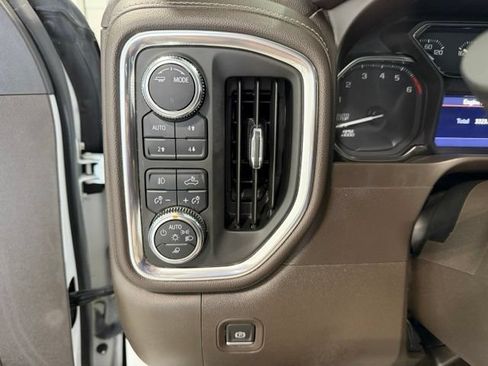 Used 2021 GMC Sierra 1500 SLT w/ SLT Premium Package AWD/4WD image 11
