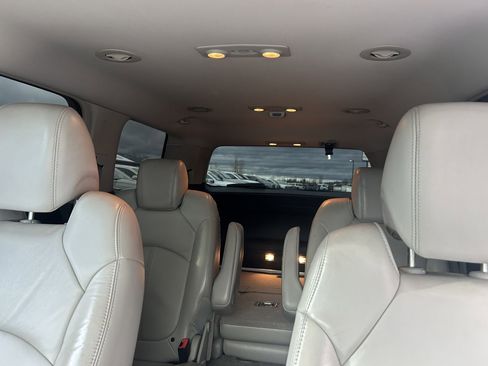 Used 2008 GMC Acadia SLT w/ Convenience Package image 12