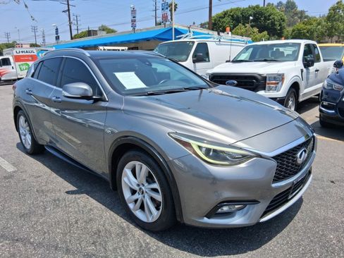 Used 2017 INFINITI QX30 Premium w/ Cargo Package FWD image 1