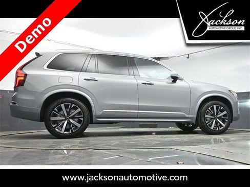 New 2025 Volvo XC90 B6 Core w/ Protection Package image 40