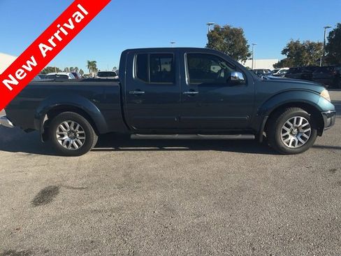 Used 2013 Nissan Frontier SL w/ Moonroof Pkg image 8