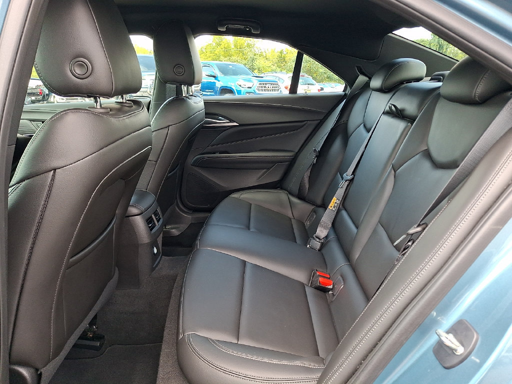 Used 2023 Cadillac CT4 Luxury w/ Cold Weather Package AWD/4WD image 10