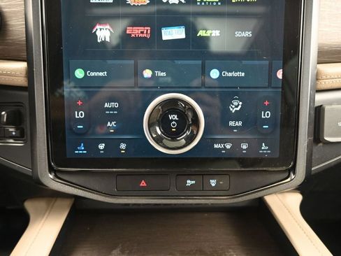 Used 2022 Ford Expedition Max Limited AWD/4WD image 17