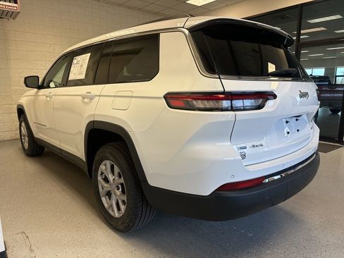 Used 2023 Jeep Grand Cherokee L Limited AWD/4WD image 3