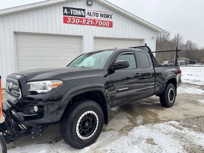 Used 2016 Toyota Tacoma SR5 w/ SR5 Appearance Package (SN)