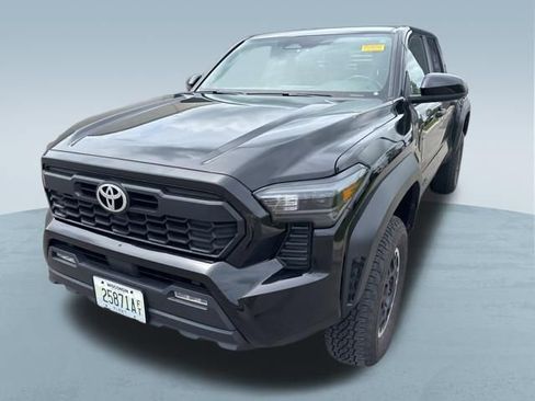 Used 2024 Toyota Tacoma TRD Off-Road AWD/4WD image 3