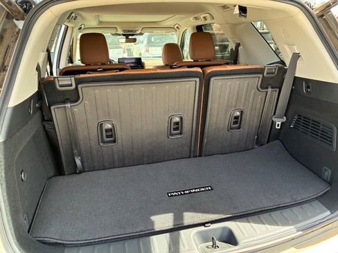 New 2026 Nissan Pathfinder Platinum image 21