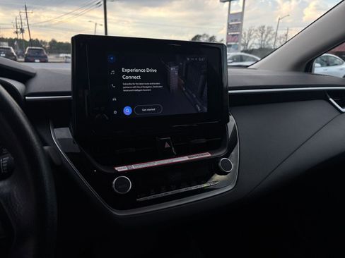 Used 2025 Toyota Corolla LE image 26