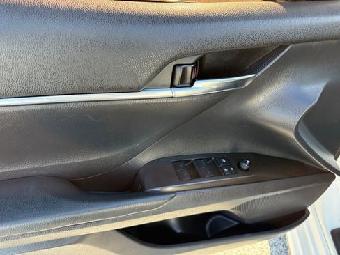 Used 2021 Toyota Camry SE image 10