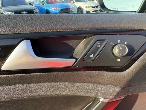 Used 2017 Volkswagen GTI Autobahn image 30