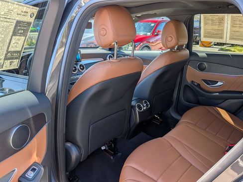 Used 2022 Mercedes-Benz GLC 300 image 10