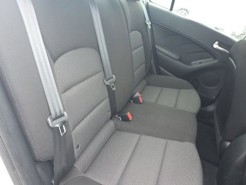 Used 2017 Kia Forte LX FWD image 11