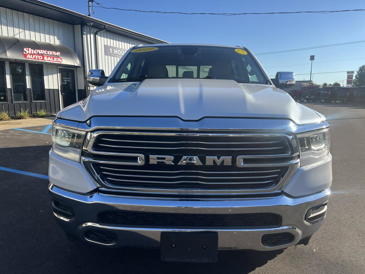 Used 2019 RAM 1500 Laramie AWD/4WD image 2