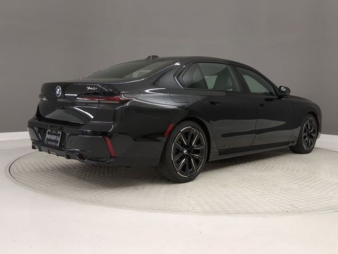 New 2026 BMW 740i w/ Premium Package image 7