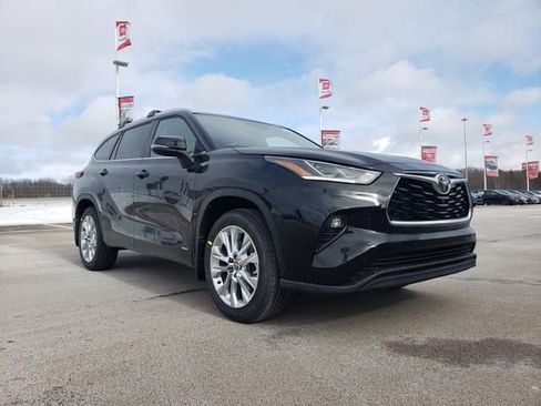 New 2026 Toyota Highlander Limited image 3