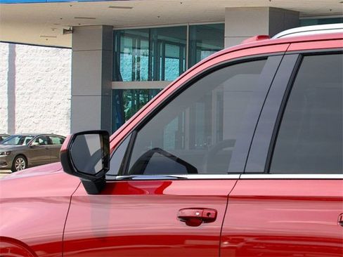 New 2026 Chevrolet Suburban LS image 13