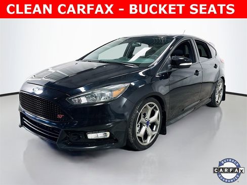 Used 2017 Ford Focus ST image 2