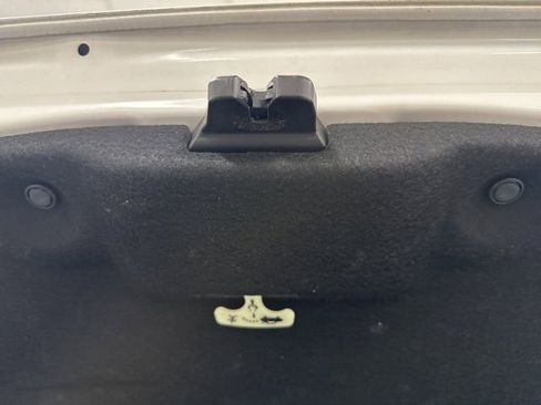 Used 2022 Toyota Camry LE image 17