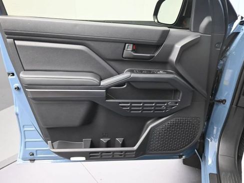 Used 2025 Toyota 4Runner SR5 AWD/4WD image 26