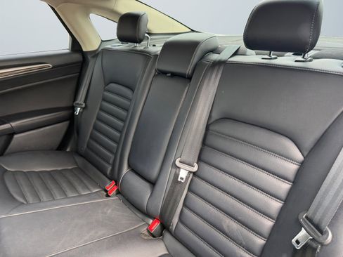 Used 2019 Ford Fusion SEL image 14