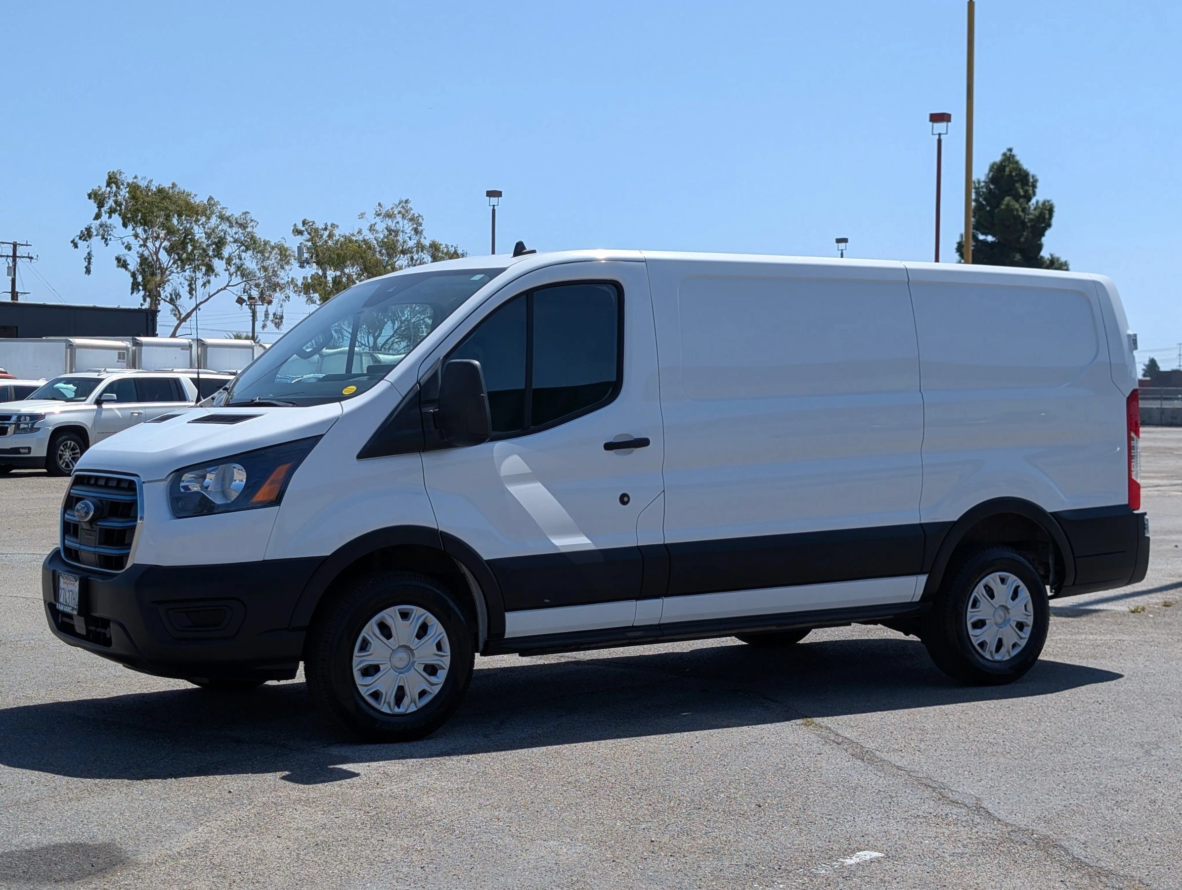 Used 2022 Ford E-Transit Low Roof RWD image 5
