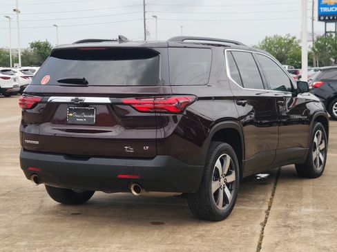 Used 2023 Chevrolet Traverse LT w/ LT Premium Package FWD image 6