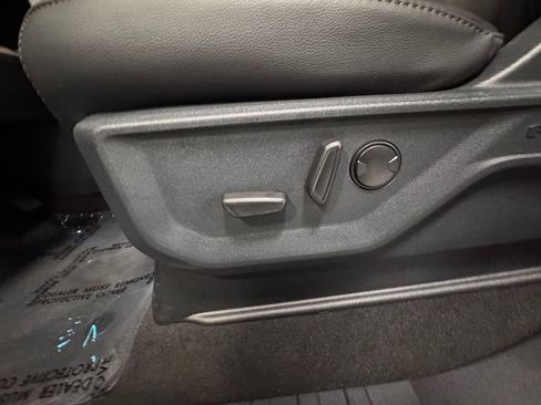 New 2026 Ford F250 Lariat w/ Black Appearance Package image 17