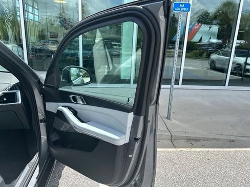 Used 2024 BMW X5 sDrive40i w/ Premium Package RWD image 12