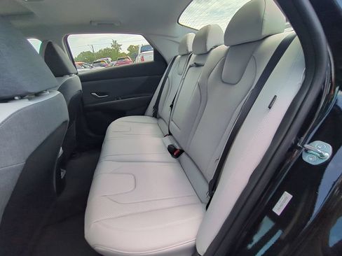 New 2026 Hyundai Elantra Limited FWD image 14