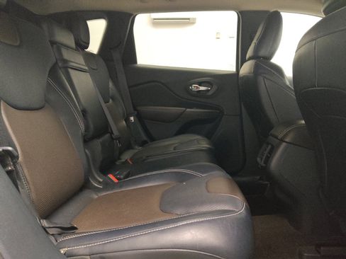 Used 2016 Jeep Cherokee Limited w/ Luxury Group image 19