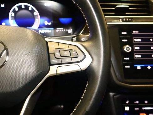 Used 2024 Volkswagen Tiguan SE image 12