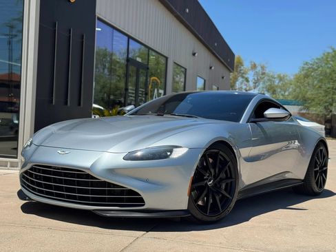 Used 2019 Aston Martin V8 Vantage Coupe RWD image 1