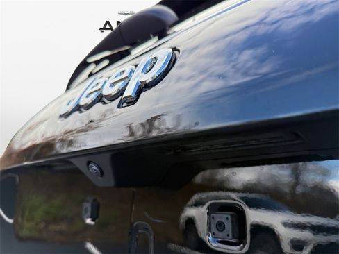 New 2025 Jeep Compass Limited image 17