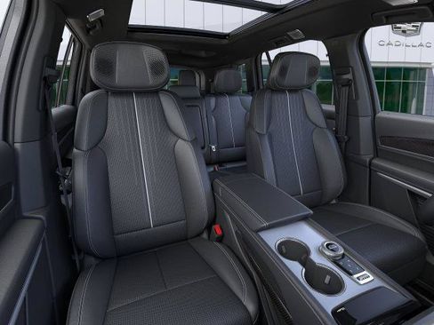New 2026 Cadillac Vistiq Luxury w/ LPO, Floor Liner Package AWD/4WD image 16