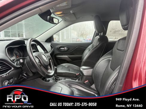 Used 2019 Jeep Cherokee Limited image 14