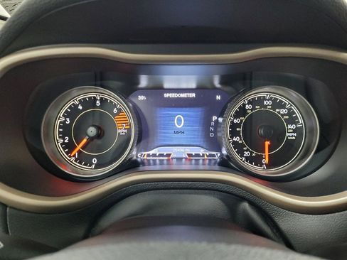 Used 2018 Jeep Cherokee Limited image 23