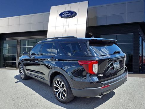 Certified 2023 Ford Explorer ST-Line AWD/4WD image 3
