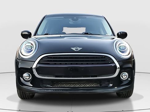 Used 2021 MINI Cooper 4-Door Hardtop image 2